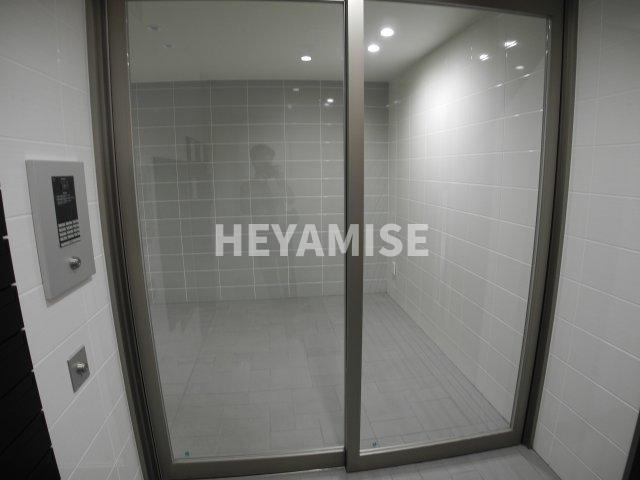 サムティ諏訪神社前のエントランス