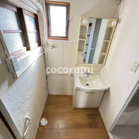 野里町テラスの洗面所