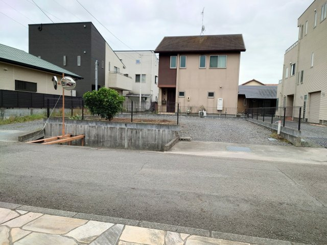 売土地　焼津市柳新屋の前面道路含む現地写真|周辺環境も良好で、魅力的な住環境のあるエリアで生活しやすいかと思います♪