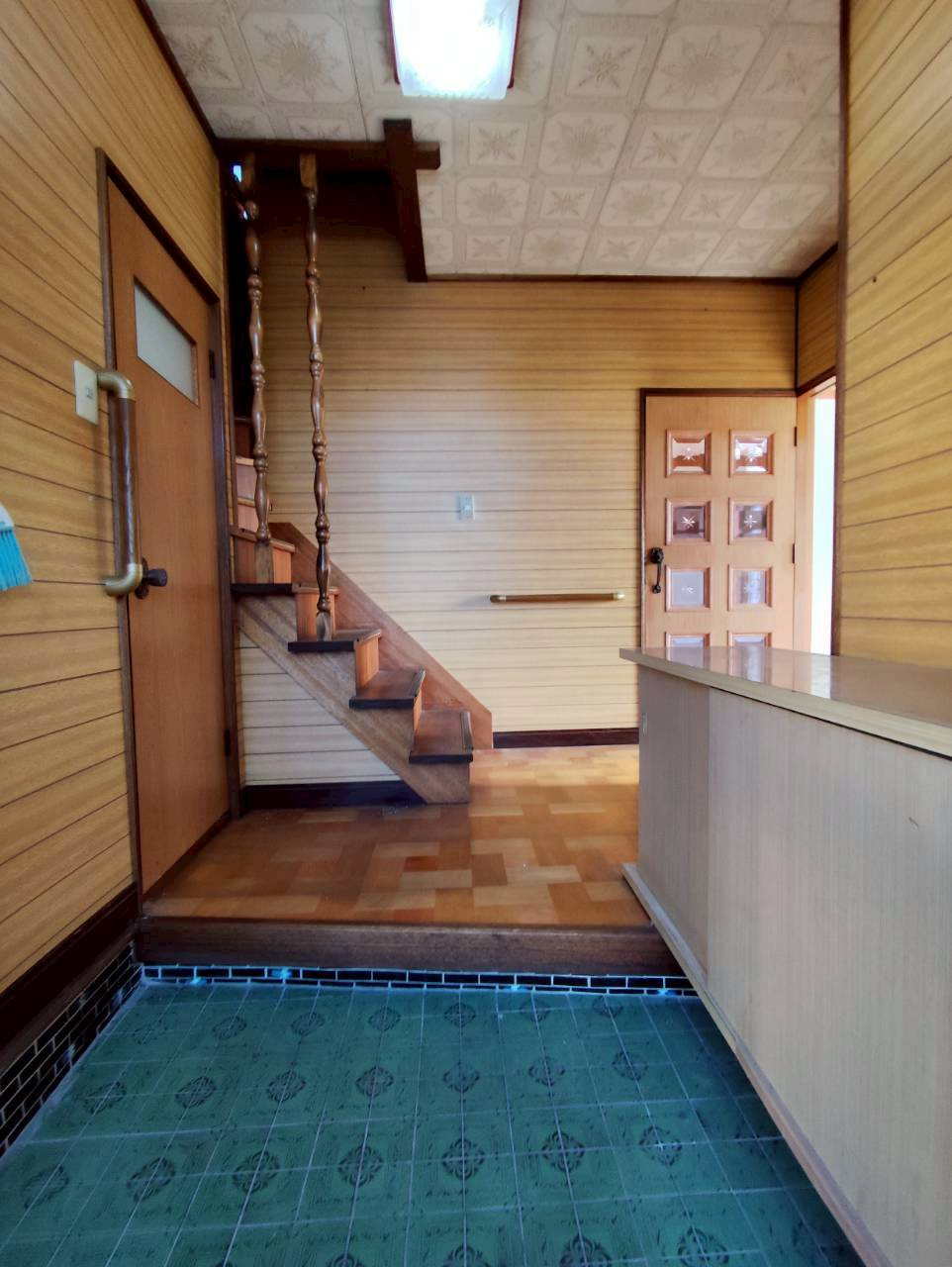 興津２丁目29貸家の玄関