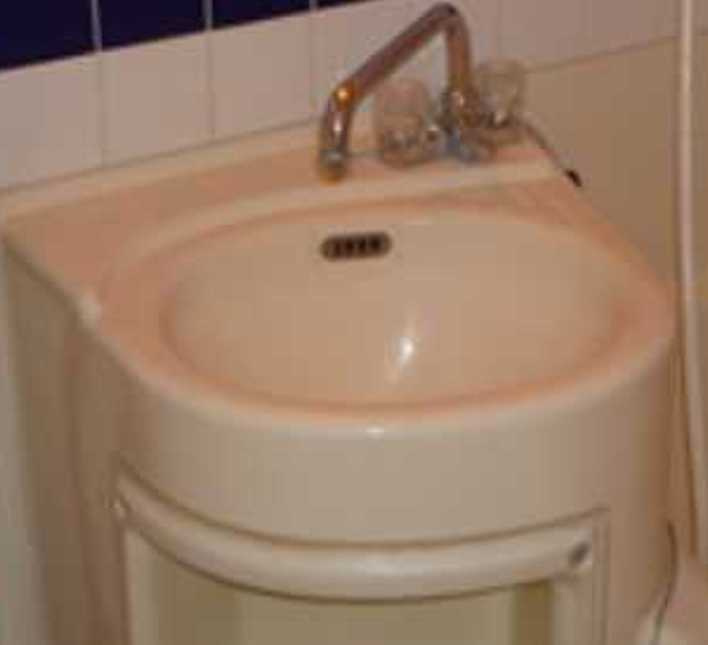 TOP三軒茶屋第4　礼金0　システムキッチン　角部屋の洗面所