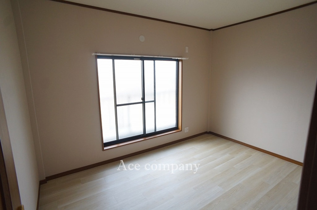 【子供部屋】 | 東大阪市荒川3丁目 | 【3階：西側洋室6帖】独立したお部屋です♪西側のバルコニーに面しています☆