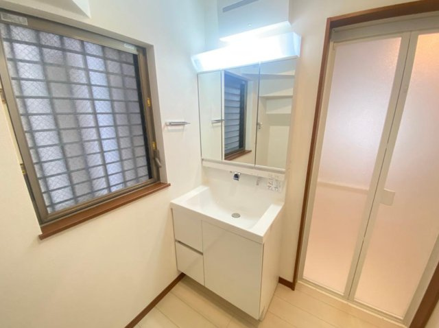 横浜市戸塚区下倉田町 中古戸建て【仲介手数料無料】の独立洗面台