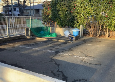 【設備】 | ファミール西八王子Ａ棟 | 共有部分は、住民なら誰もが使える設備のこと。例えば駐車場やエレベーター、インターネット設備、セキュリティ設備などがあります。他にも、マンションの廊下・外部階段やエントランス・ゴミ置き場などがあります。