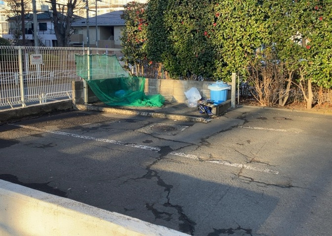 【設備】 | ファミール西八王子Ａ棟 | 共有部分は、住民なら誰もが使える設備のこと。例えば駐車場やエレベーター、インターネット設備、セキュリティ設備などがあります。他にも、マンションの廊下・外部階段やエントランス・ゴミ置き場などがあります。