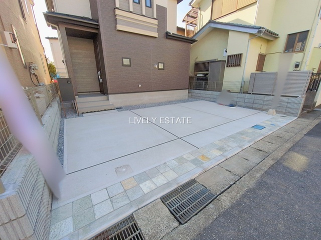 草加市松江2丁目 新築分譲住宅の駐車場