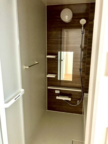 高松市上天神町②　新築戸建　２階建　５LDKの浴室