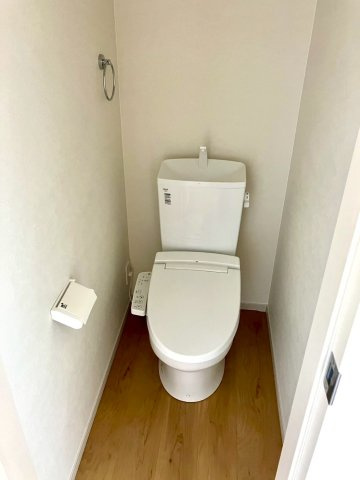 高松市上天神町②　新築戸建　２階建　５LDKのトイレ