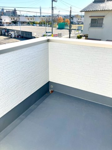 高松市上天神町②　新築戸建　２階建　５LDKのバルコニー