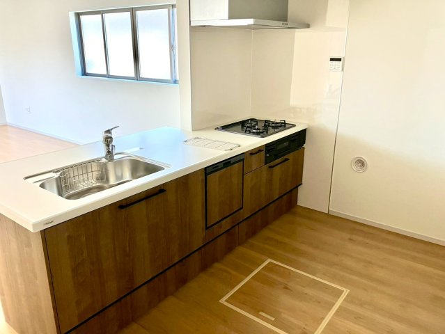 高松市上天神町②　新築戸建　２階建　５LDKのキッチン