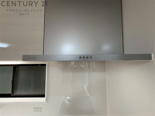 パワフルな吸引力で調理中の臭気等をしっかり処理してくれ、室内を快適に保ってくれます。
