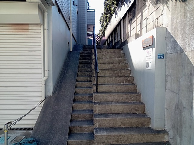 ＳＫヒルズⅡのエントランス|エントランス階段