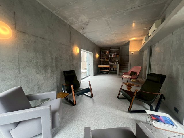 港区西麻布　中古戸建の居間・リビング