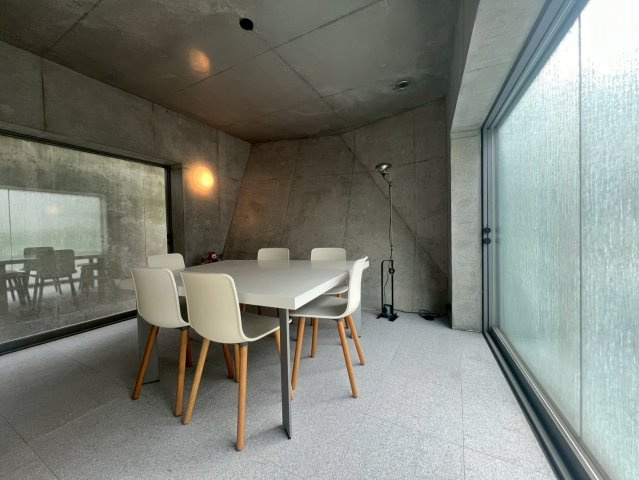 港区西麻布　中古戸建の居間・リビング