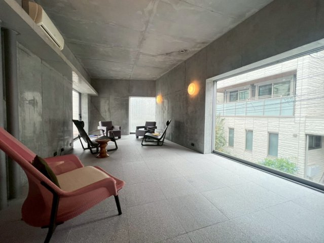 港区西麻布　中古戸建の居間・リビング