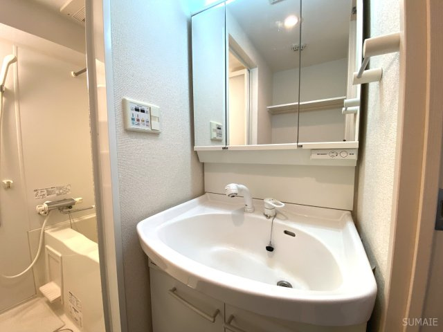 オーキッドレジデンス浦和の洗面所|3面鏡タイプ洗面化粧台☆彡