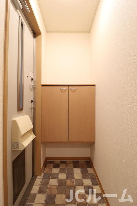 ロイヤルタウン寺町 参番館の玄関