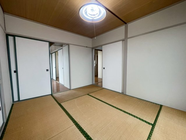 朝日マンションの和室