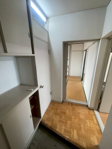 朝日マンションの玄関