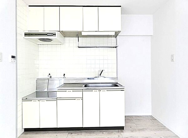 エレガンスマインⅢのキッチン