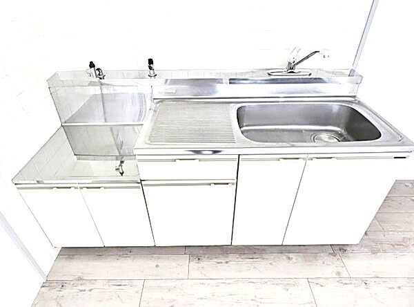 エレガンスマインⅢのキッチン