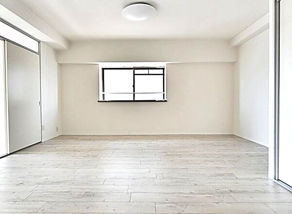 エレガンスマインⅢの居間・リビング