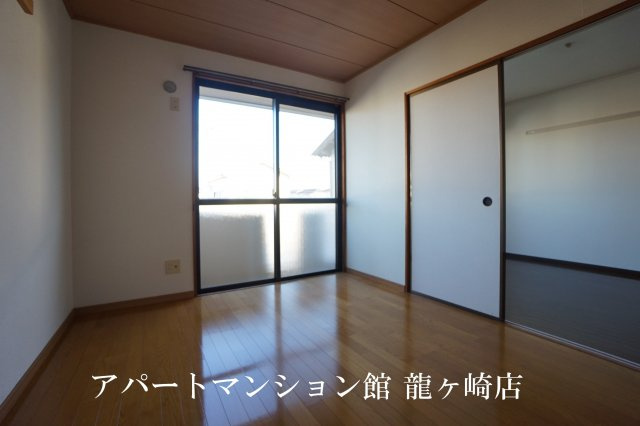 はなみずきの洋室