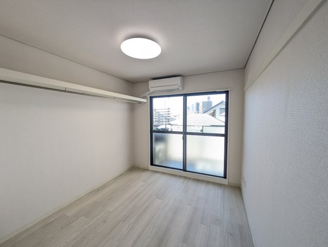 インペリアルルーム| 名古屋市の賃貸ならMy賃貸の居間・リビング|インベリアルルーム
リノベーション工事中の為、同タイプのイメージ写真になります