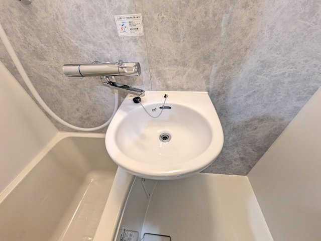 インペリアルルーム| 名古屋市の賃貸ならMy賃貸の洗面所|インベリアルルーム
リノベーション工事中の為、同タイプのイメージ写真になります