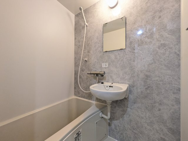 インペリアルルーム| 名古屋市の賃貸ならMy賃貸の浴室|インベリアルルーム
リノベーション工事中の為、同タイプのイメージ写真になります