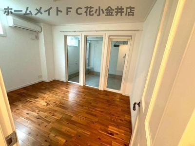 【内装】 | ヴィラアイビス | 1F洋間から愛車をご覧いただけます