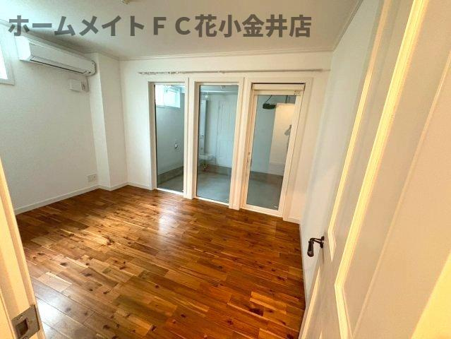 【内装】 | ヴィラアイビス | 1F洋間から愛車をご覧いただけます