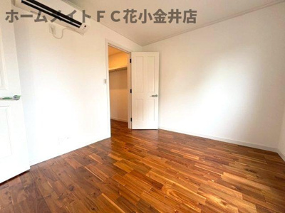 【寝室】 | ヴィラアイビス | シンプルな内装