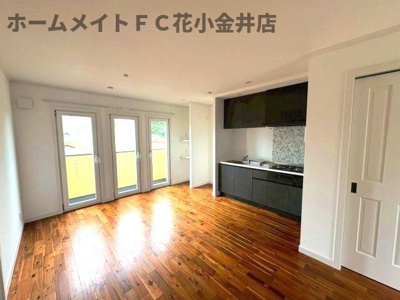 【居間・リビング】 | ヴィラアイビス | 便利な3口コンロ