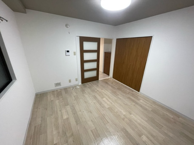 【寝室】 | ル・ブール城東