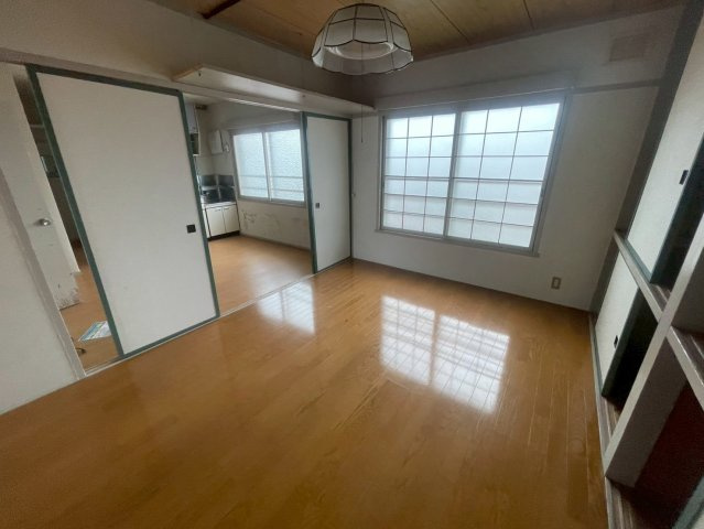 朝日マンションの居間・リビング