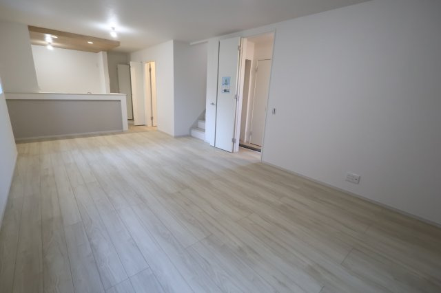 《仲介手数料無料》大宮区上小町300-2新築一戸建てフィットエーの居間・リビング