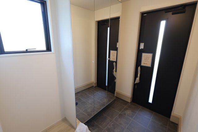 《仲介手数料無料》大宮区上小町300-2新築一戸建てフィットエーの玄関
