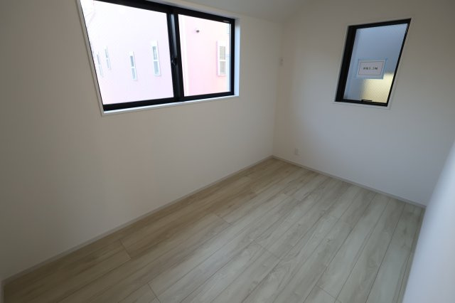 《仲介手数料無料》大宮区上小町300-2新築一戸建てフィットエーの洋室
