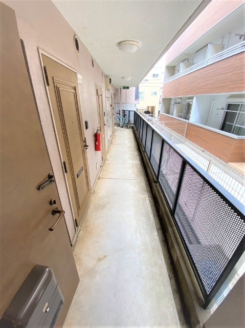 カミヤハイツのロビー