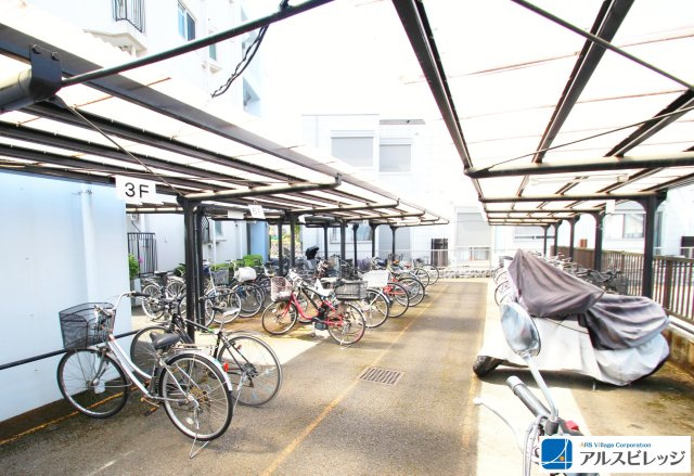 レスポワール東みずほ台2の駐輪場|駐輪場は屋根付きなので雨から自転車を守ります