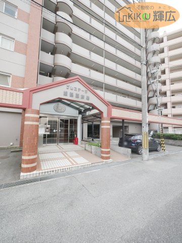 プレステージ姫路西飾磨　10階のエントランス
