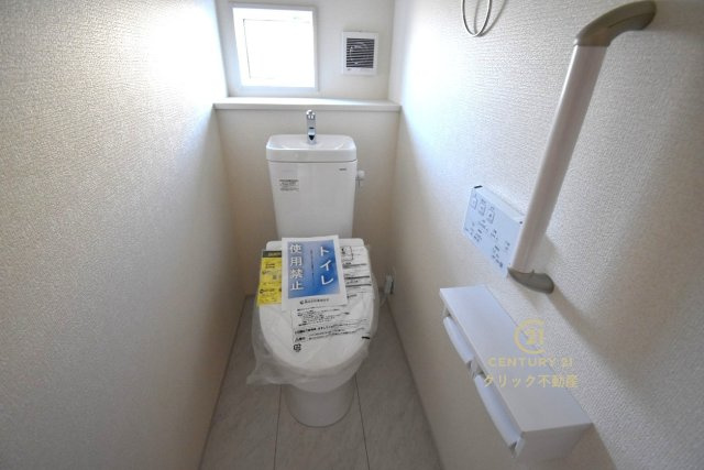 ブルーミングガーデン  水戸市元吉田町　4期　限定1棟！のトイレ|毎日使う空間と機能だから、いつまでも清潔なスペースであってほしいのがトイレです。お掃除しやすいシンプルなデザインです。