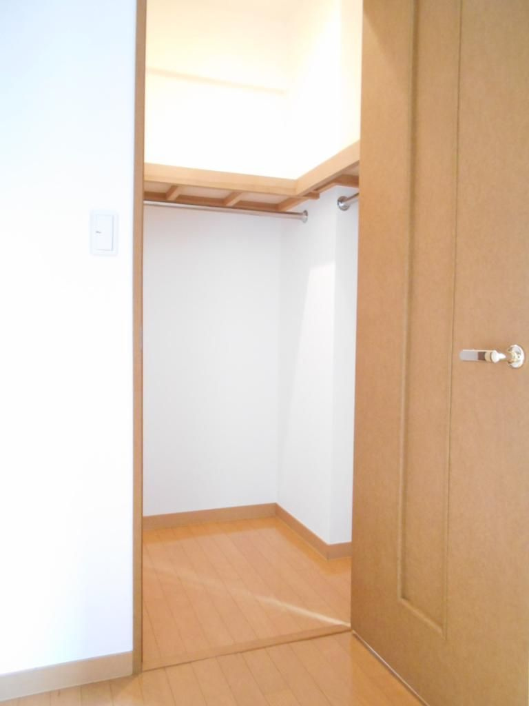 クイーンズパレス東京中央の収納