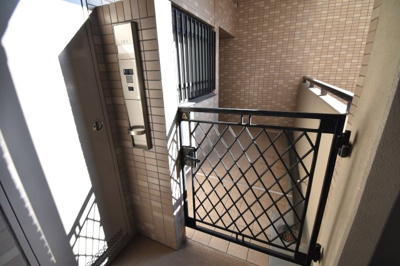 【玄関】 | サーパスいづろ