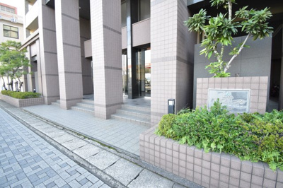 【エントランス】 | サーパスいづろ