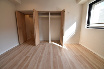 【洋室】 | サーパスいづろ | 7.6帖