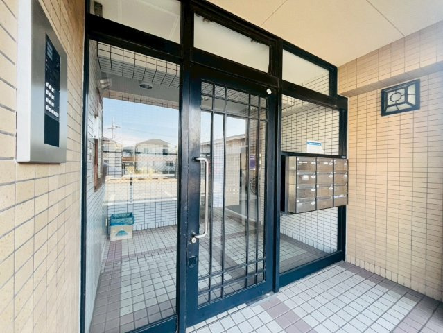 ベルトピア西明石6のエントランス