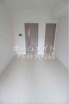 【居間・リビング】 | エスリード中之島クロスゲート | こちらの居間で趣味の時間をお楽しみください