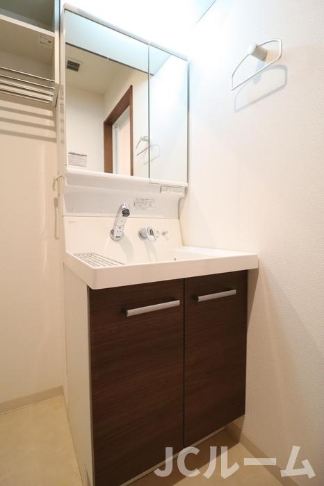 ロングステイ山下の洗面所